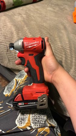 Milwaukee drill m18