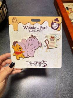 Winnie The Pooh Hundred Acre Wood 10/12 LE Series Pin 