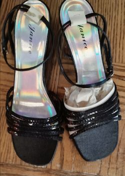 Women's size 8 1/2 shoes