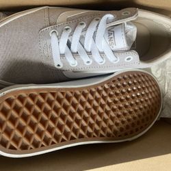 Vans New Women’s Tennies Size 8🔥$30 Sale 