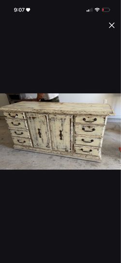 WOOD ENTREATMENT CENTER/CONSOLE