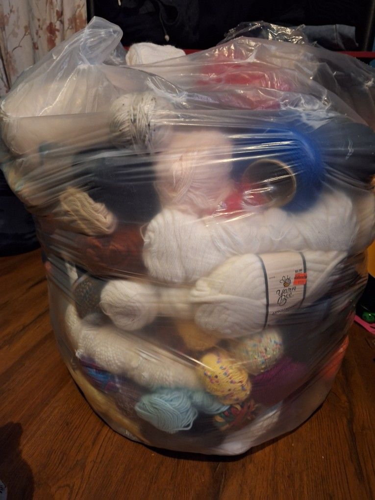 Very Large Bag Of Yarn Mix Kinds Over 100 Or More In The Bag