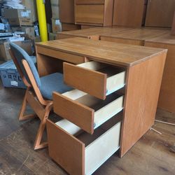 DESK AND CHAIRS COMBO AWESOME FOR HOME
