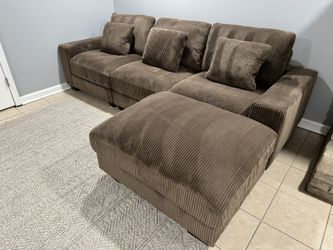 FREE DELIVERY AND INSTALLATION - 🚚 Brand New in Box 📦 Brown 4 Pieces Modular Sectional Reversible