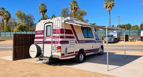 Chinook RV, 1995 Chinook Concourse Ford E-350.