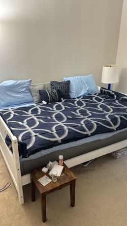 Daybed and spring box