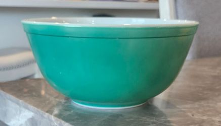Pyrex Vintage TM Reg 403 Primary Color Green Mixing Serving Bowl 2.5 Quart