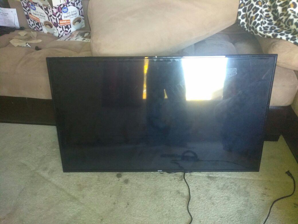 43" tv with wall mount