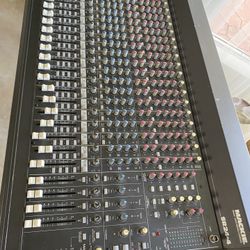 MACKIE 24-4-2   4 Bus Audio Mixer Complete Working 