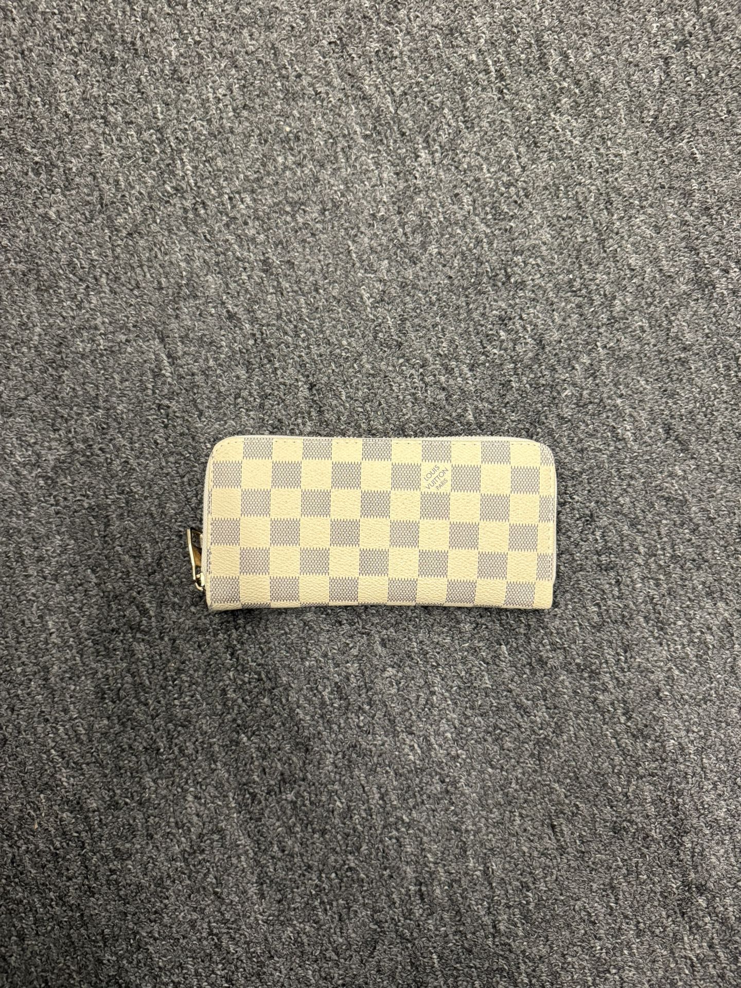 White LV Woman’s Wallet