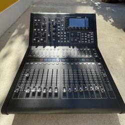 Midas M32R Live Digital Mixing Console