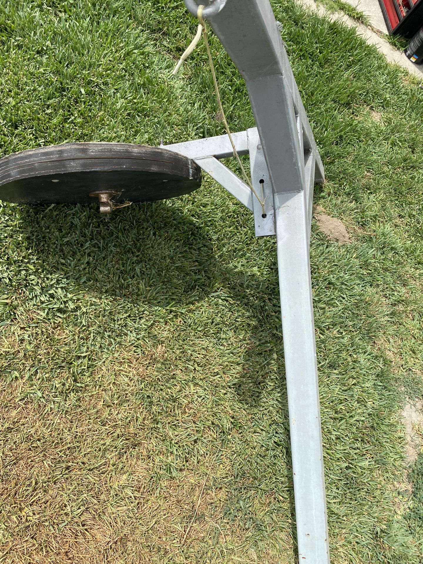 HEAVY DUTY BAG STAND FOR PUNSHING BAG GOOD SIZE AND SPEED BALL HEAVY DUTY $80 FIRM