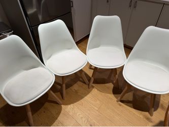 Set of 4 White Dining Chairs with Wooden Legs