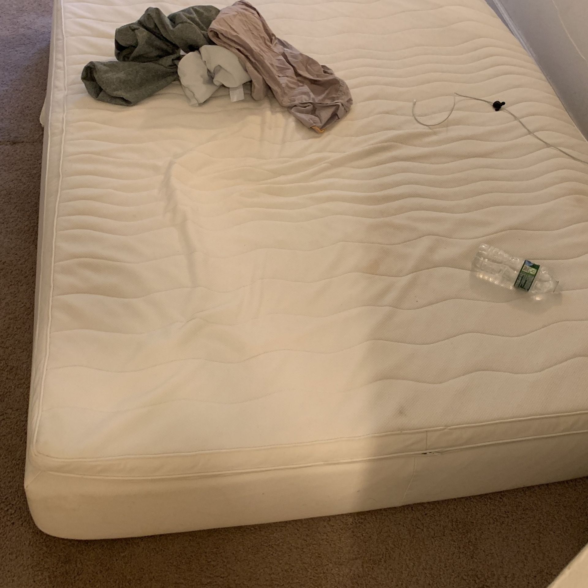 Ikea queen size bed mattress