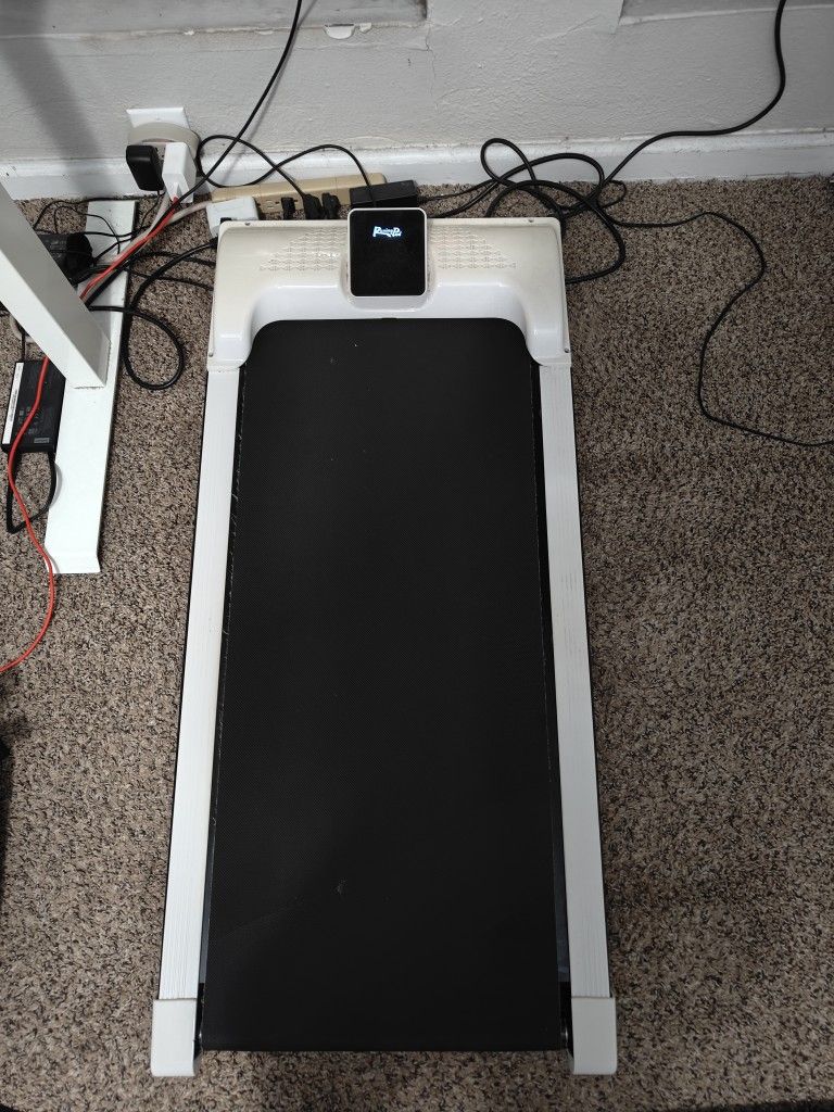 Moving pad/ treadmill for standing desk or Indoor Workouts 