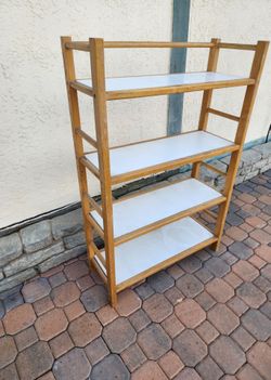 Small Shelf pick up in Moreno valley city