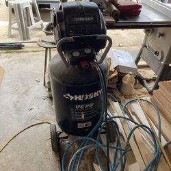 30 Gal Husky Air Compressor 