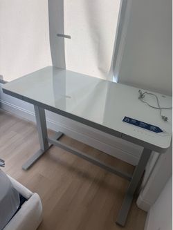 Table Babin Adjustable Glass Top Metal Base Standing Desk