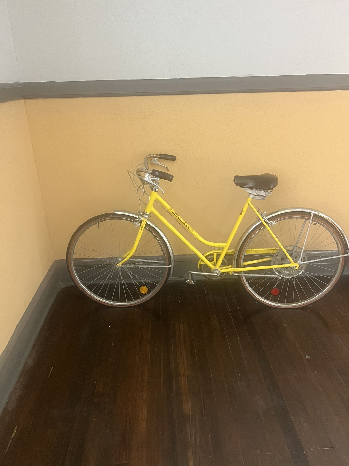 Vintage Schwinn Yellow Bike 1960’s MCM Mid Century Mod Bicycle