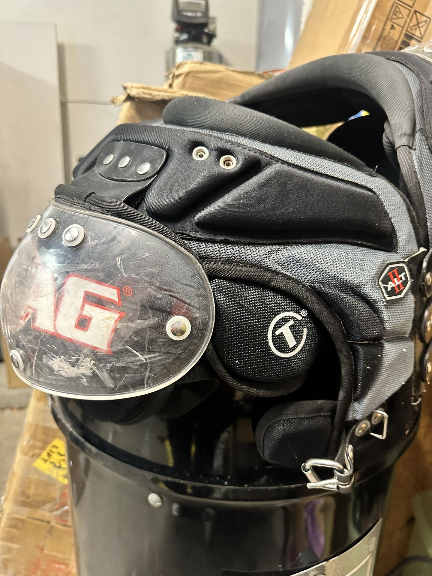 Used Medium Tag Alt ll Shoulder Pads .