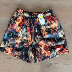 New NIKE Lined Shorts Floral Flowers Beach Swim Trunks Men’s Small IB8551-045