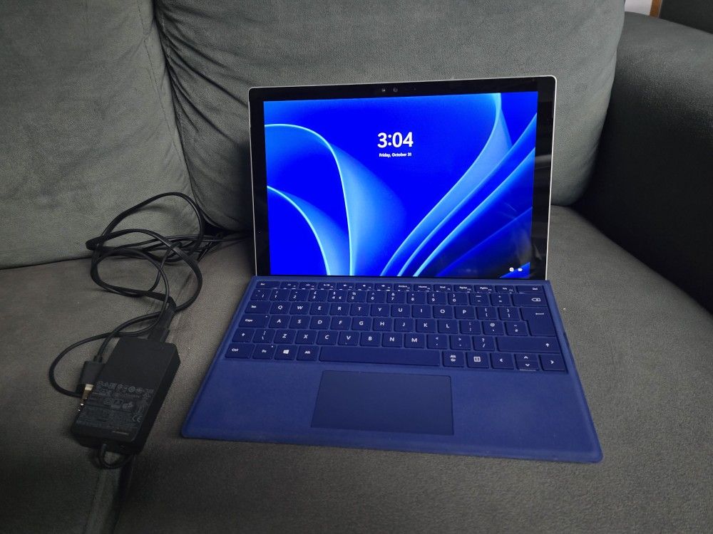 Microsoft Surface Pro 4 12.3 4GB RAM 128GB SSD touch screen windows 11