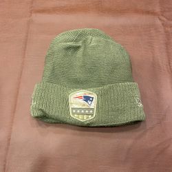 Brand New New England Patriots Salute To Service Beanie 