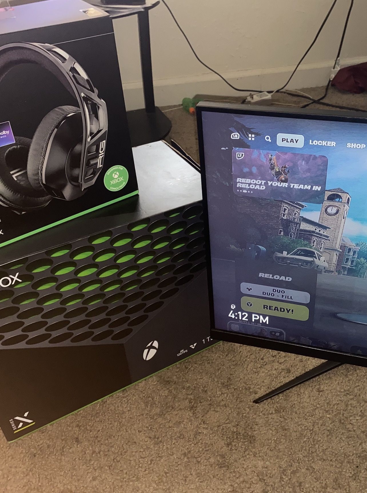 x box series X , headset , monitor