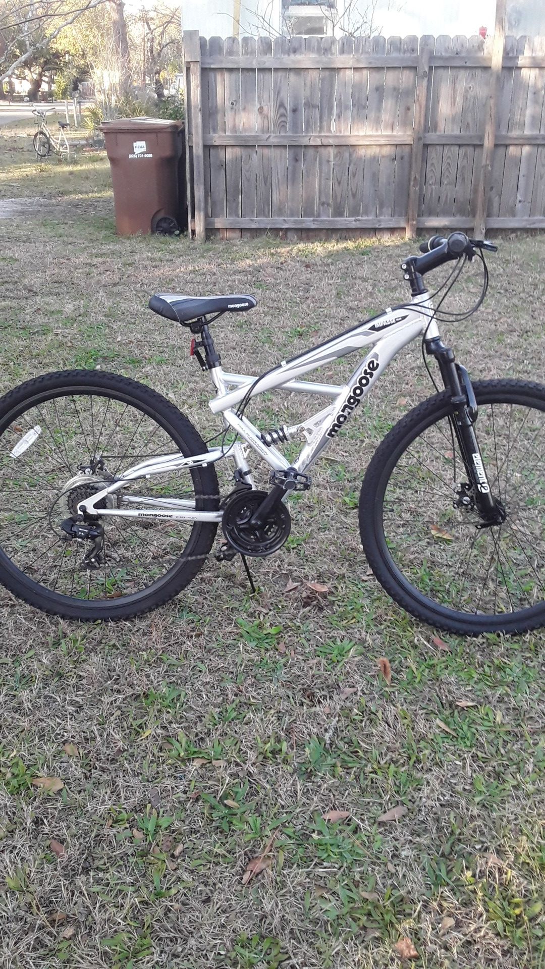 29" mongoose mountain bike