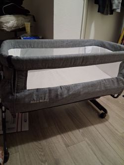 Mika micky portable crib and crib liner