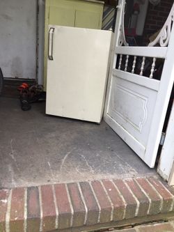 Refrigerator tow door like new
