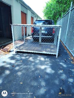 Dog kennel