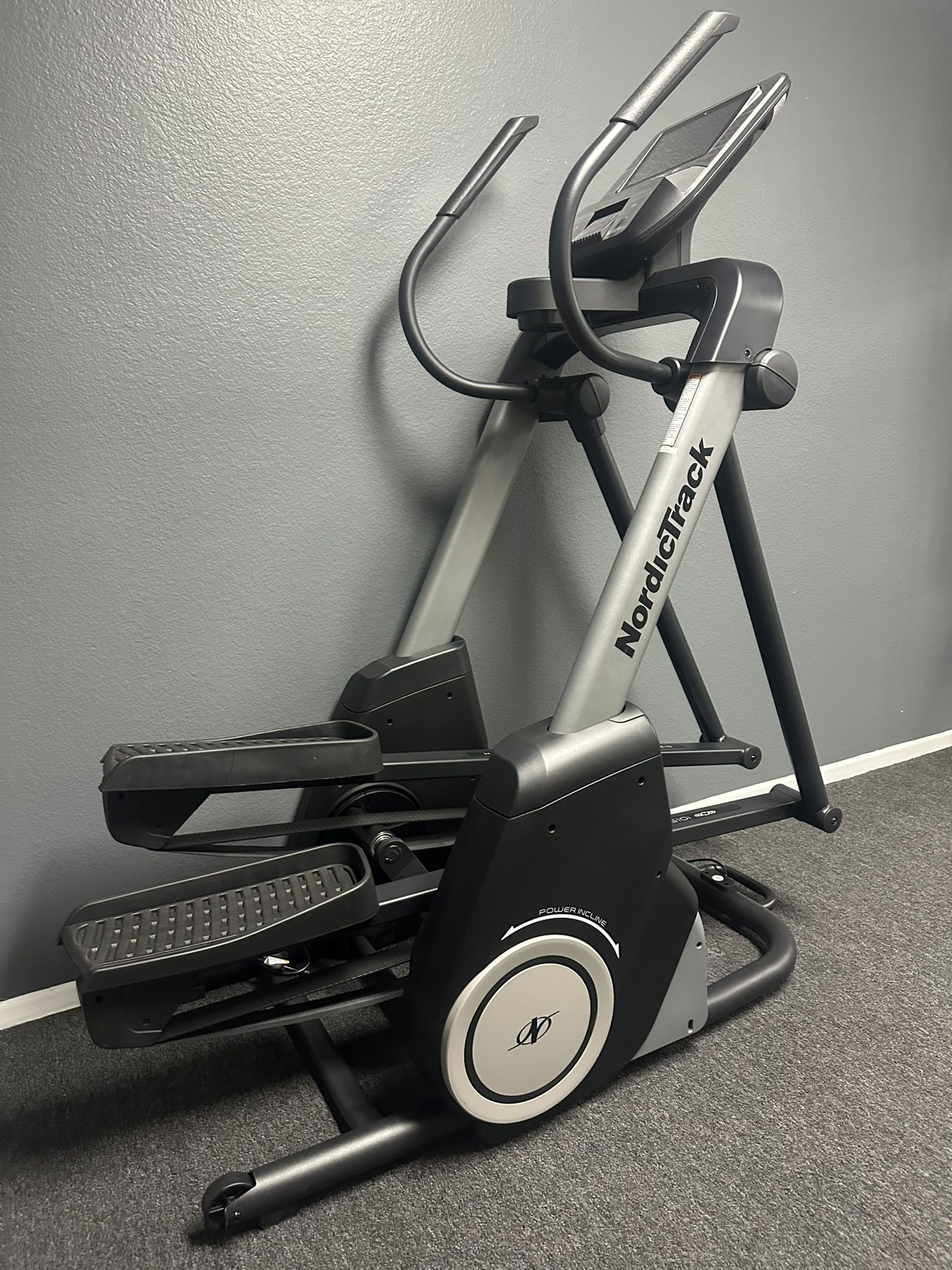 Nordic track elliptical Freestride FS10i