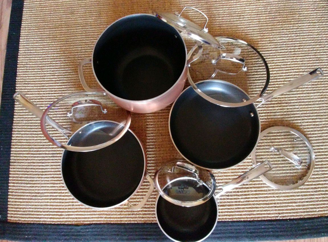 Belgique Copper Translucent 11-Piece NonStick Cookware Set for Sale in  Temecula, CA - OfferUp