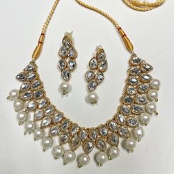 Pakistani Bridal Pearl Set