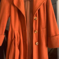 M , Women Custom Made Normal Wear Dry Clem . Very Tiny Holes in The Bottom U Can Pearly Seen It