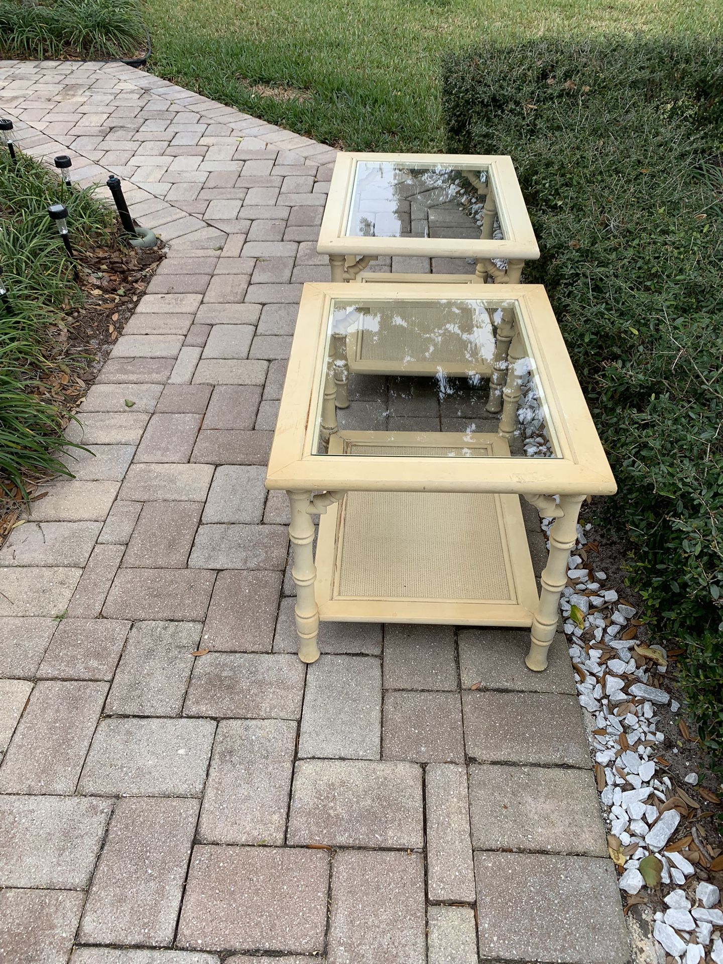 Mersman Lamp/ End Tables