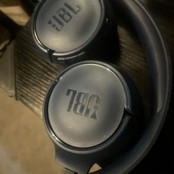 JBL Bluetooth headphones 