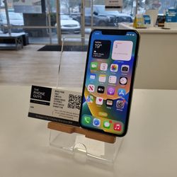 Apple iPhone X (Unlocked) - Pre Owned 