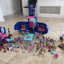 LOL Camper/dolls/accessories