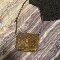 Louis Vuitton Paris XL Purse 
