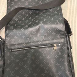 Louis Vuitton Bag 9/10 Black 