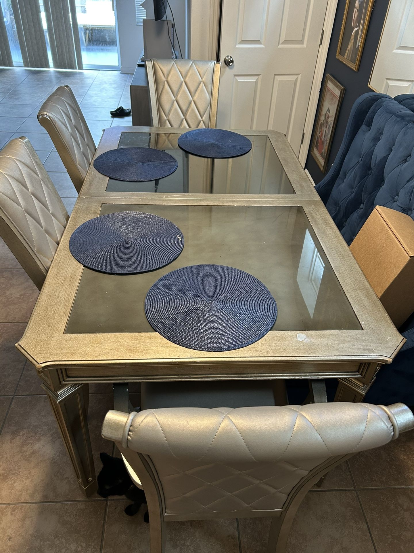 Extendable Dining Table