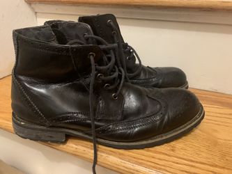Men Boots size 9.5