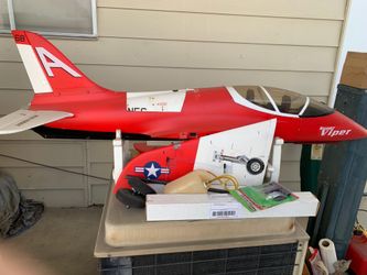 Model airplane
