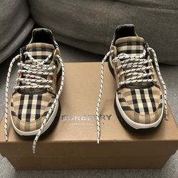 Burberry Girls Size 1 