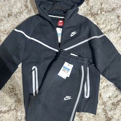 Nike tech black reflective