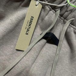 Essentials fear of God Brand new size M