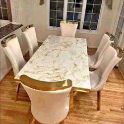 Dinning table and chairs 