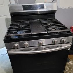 Samsung Gas Range / Air Fryer Stove